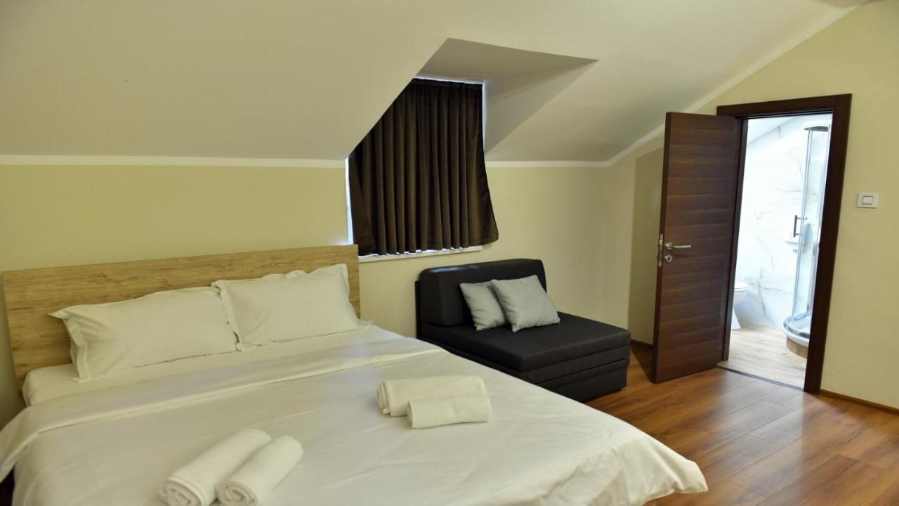 Apartmani Mali Vikend Белград Екстериор снимка