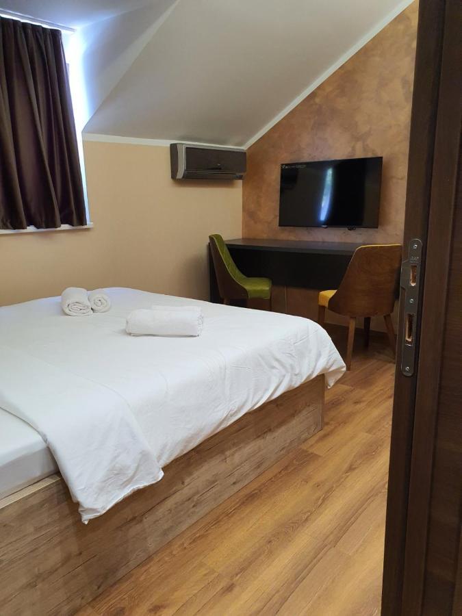 Apartmani Mali Vikend Белград Екстериор снимка