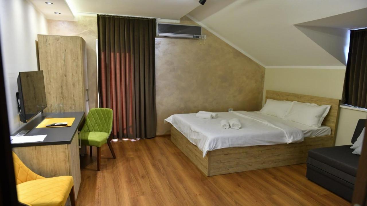 Apartmani Mali Vikend Белград Екстериор снимка